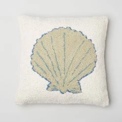 Discount ✨ Cottage Home Sea Shell Wool Hooked Decorative Pillow 🎉